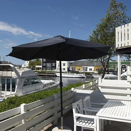 酒店 Landal Oer Maritime Ferieby 3*